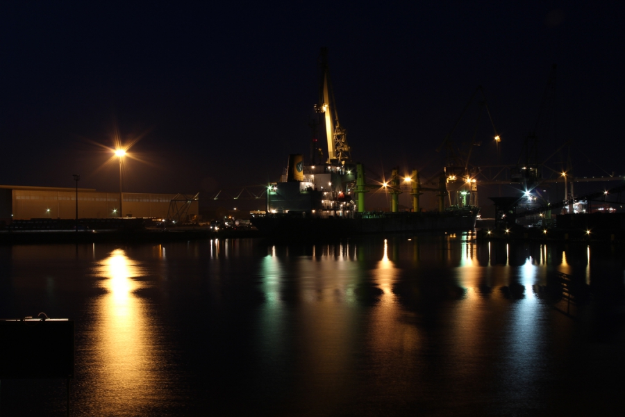 Available-light_5